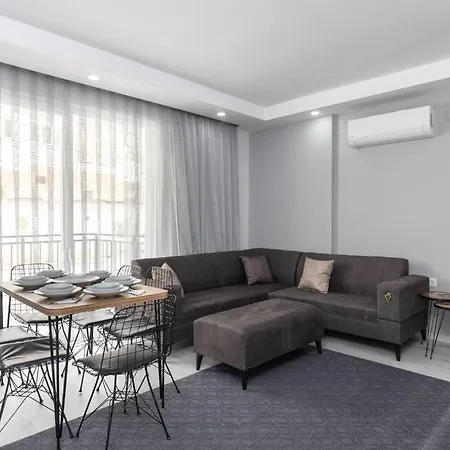 Apartamento 3-sehir Merkezinde Bueyuek 3 Yatak Odasi *