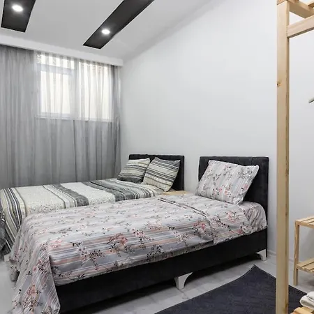 3-sehir Merkezinde Bueyuek 3 Yatak Odasi Apartamento Antália