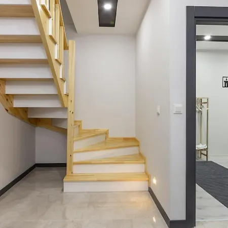 3-sehir Merkezinde Bueyuek 3 Yatak Odasi Apartamento Antália